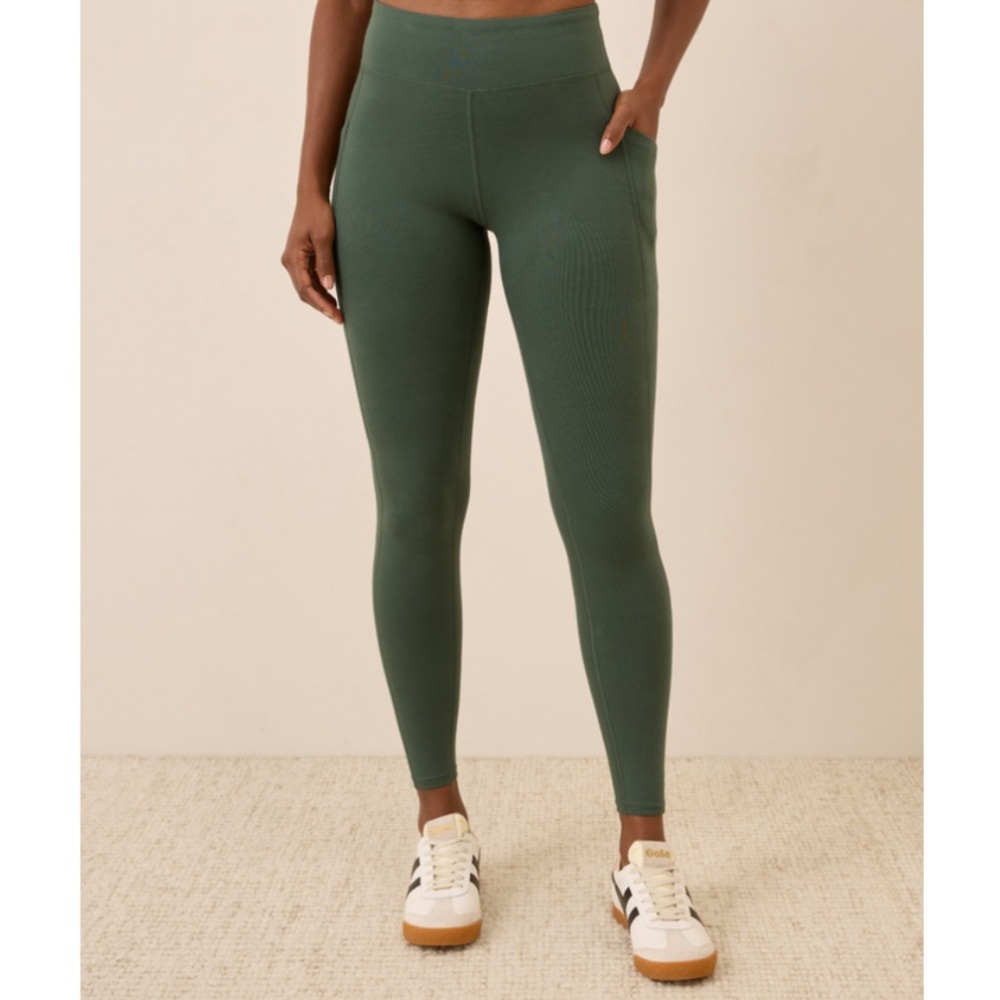 NWOT Pact On The Go To Pocket Legging
